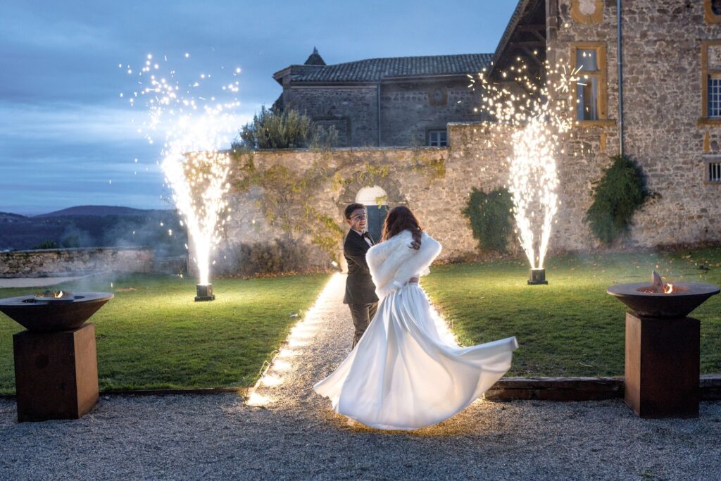 photo de mariage au chateau a lyon , photo de couple hiver , photos de mariage