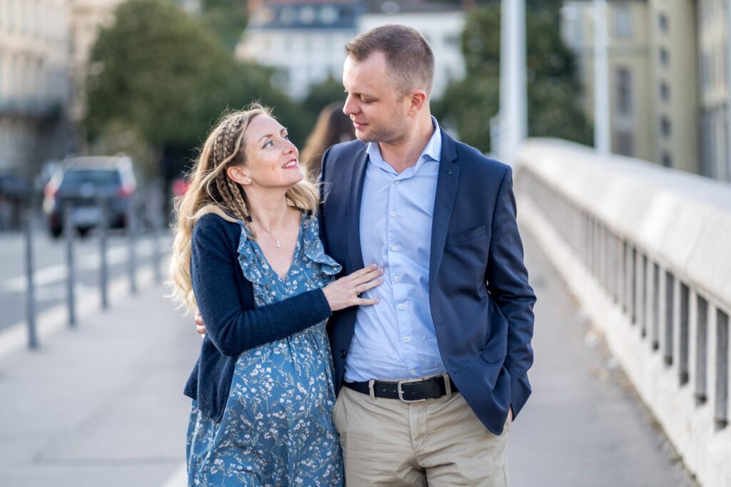photo de couple, photo de grossesse , photo à Lyon, baby bump in Lyon, Baby bump photography, photographe grossesse Lyon, photo de femme enceinte